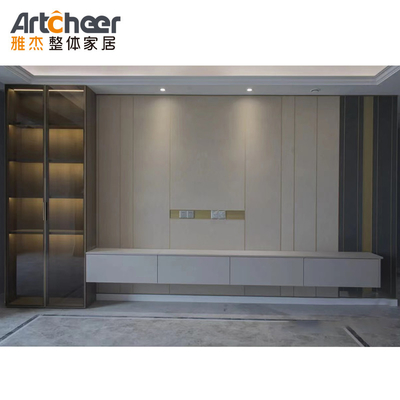 ग्लास दरवाजा और वाइन रैक के साथ आधुनिक स्कैंडिनेवियाई शैली में समायोज्य टीवी दीवार कैबिनेट